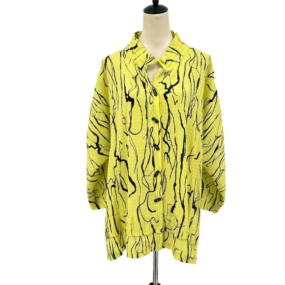 Ali Miles NWT Crinkle Crepe Neon Yellow & Black Abstract Wired Collar Tunic Top - Picture 1 of 12